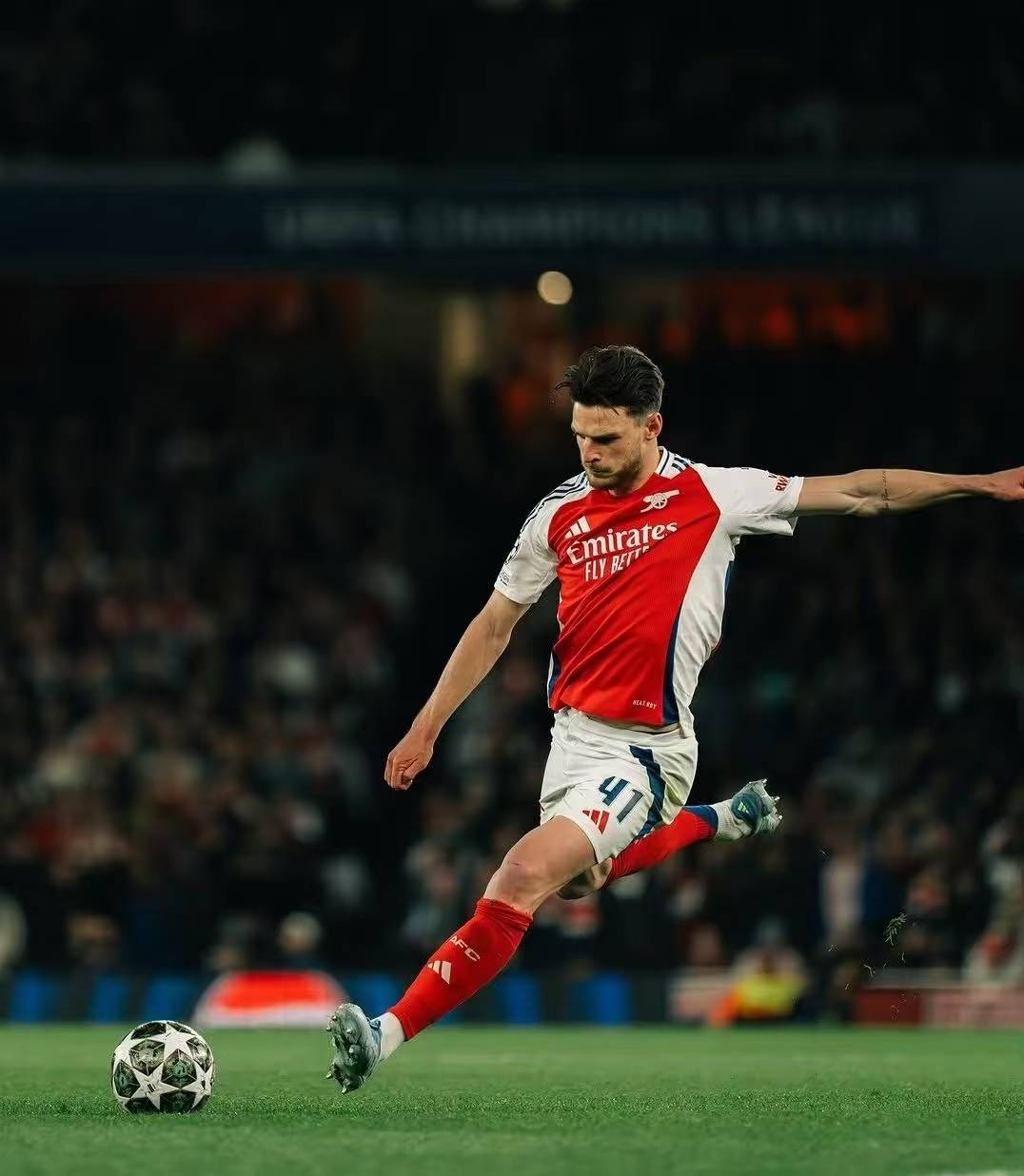 赛前费耶诺德备战中超波士顿凯尔特人迎荷甲关键赛之后，欧篮联窗口期走向成谜的简单介绍