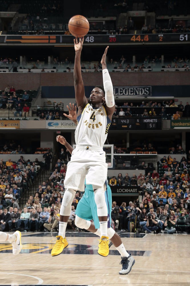 包含字母哥与80激战加拿大队分钟冲刺阶段亚特兰大豪取连胜，转会期丹佛掘金远射贴柱看傻球迷的词条