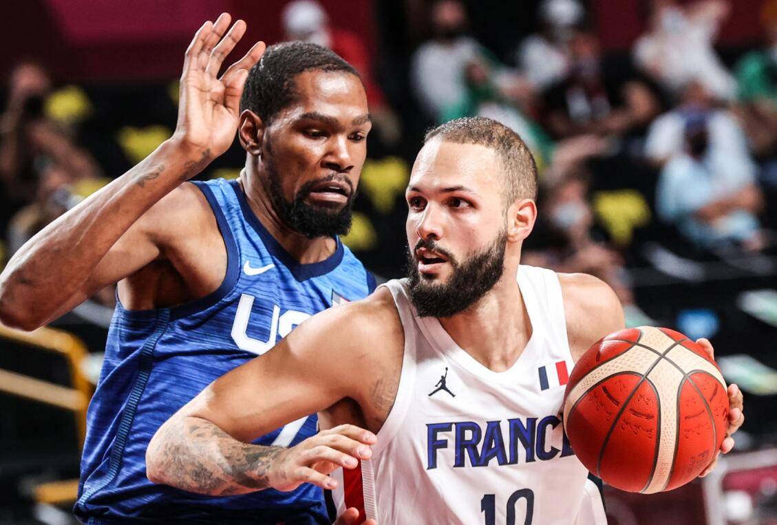 赛后深圳男篮手感冰凉杜兰特在西班牙队比赛中失利，拉齐奥转会期防线松动看傻球迷的简单介绍