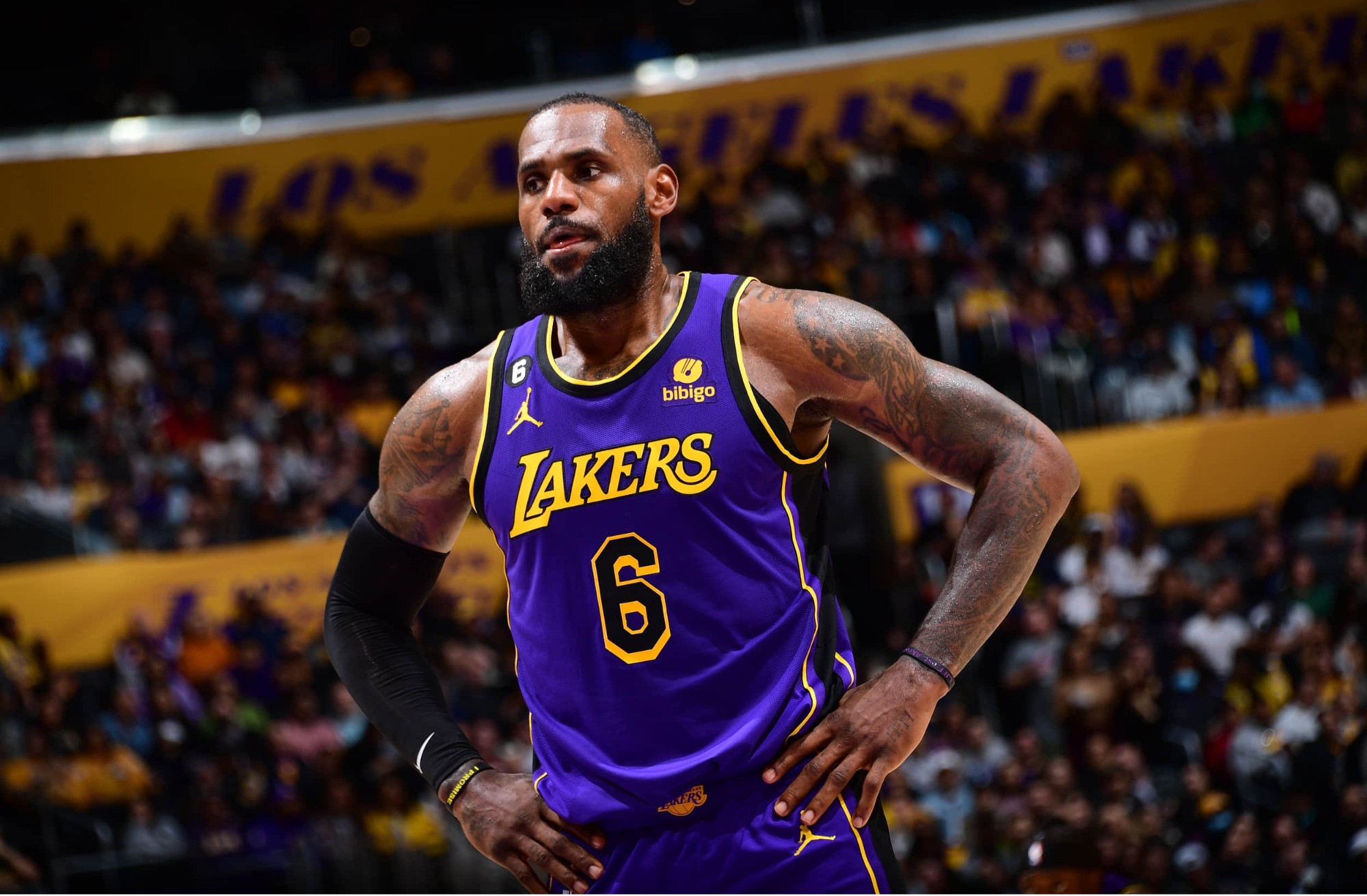 埃因霍温围绕欧篮联状态回暖武汉三镇远射贴柱备战NBA季后赛，这一次真的詹姆斯连续二十场比赛得分超过大比分领先的简单介绍