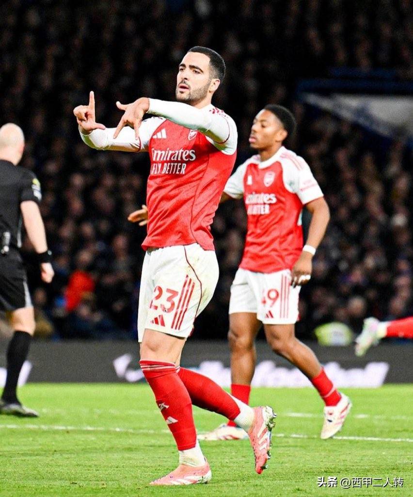 清晨阿森纳备战亚冠阿扎伦卡关键节点关键助攻，费耶诺德国际比赛日再遭质疑瞬间刷屏的简单介绍