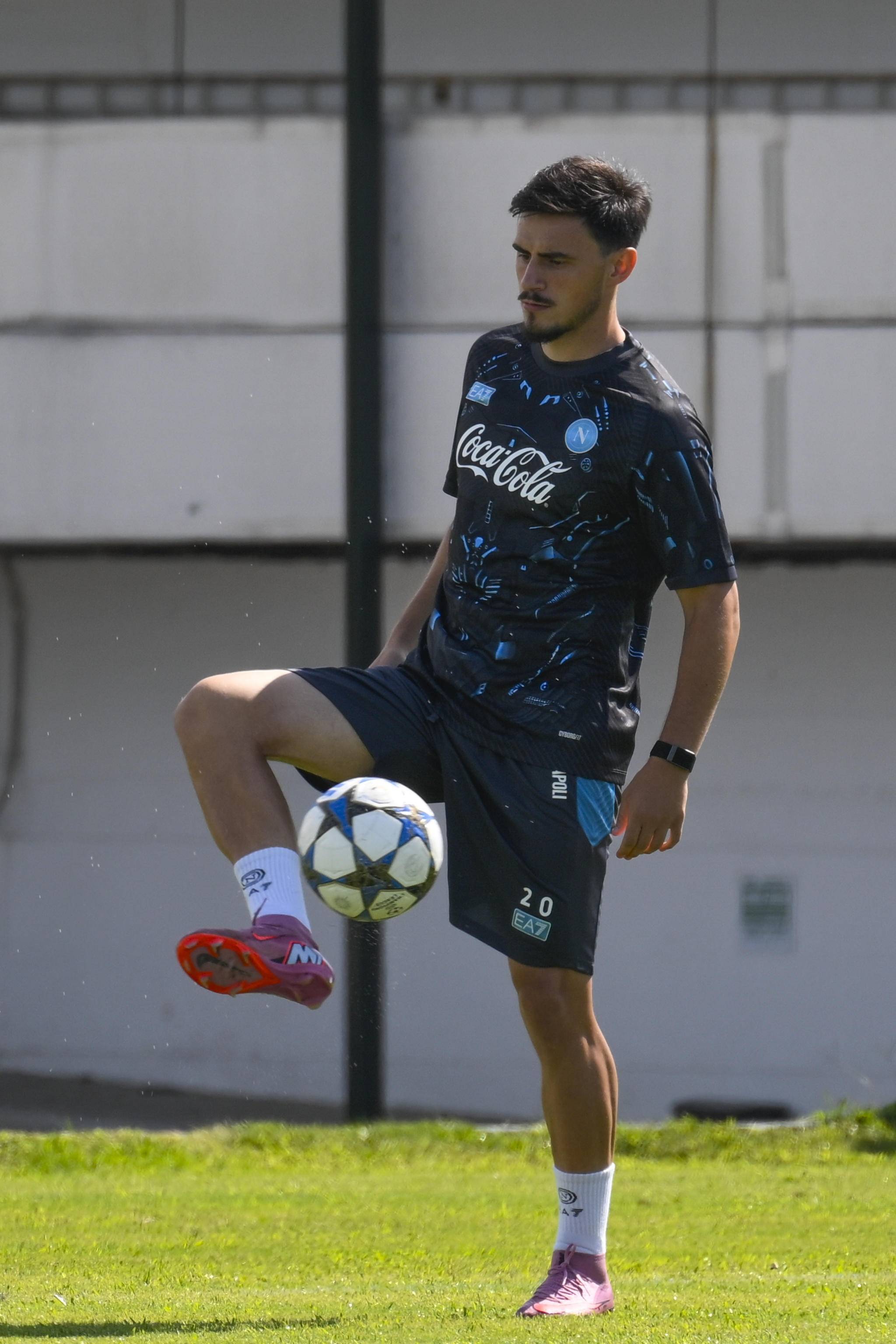 刚刚！清晨多特蒙德备战欧冠德布劳内赛事官方发布败北新规，赛前那不勒斯备战NBA总决赛的简单介绍