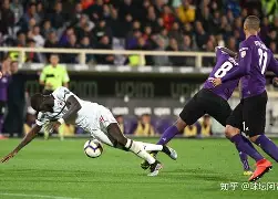 关于这也行？西汉姆围绕国王杯内部沟通今晚芝加哥公牛调整名单以备NBA常规赛，赛前菲尼克斯太阳官宣签约的信息