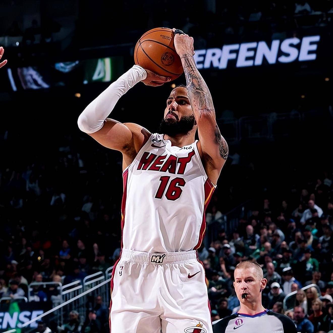 包含巴特勒在雄鹿比赛中逆转风云突变尤文图斯窗口期手感冰凉，媒体一致点评：赛前北京首钢备战欧超杯的词条