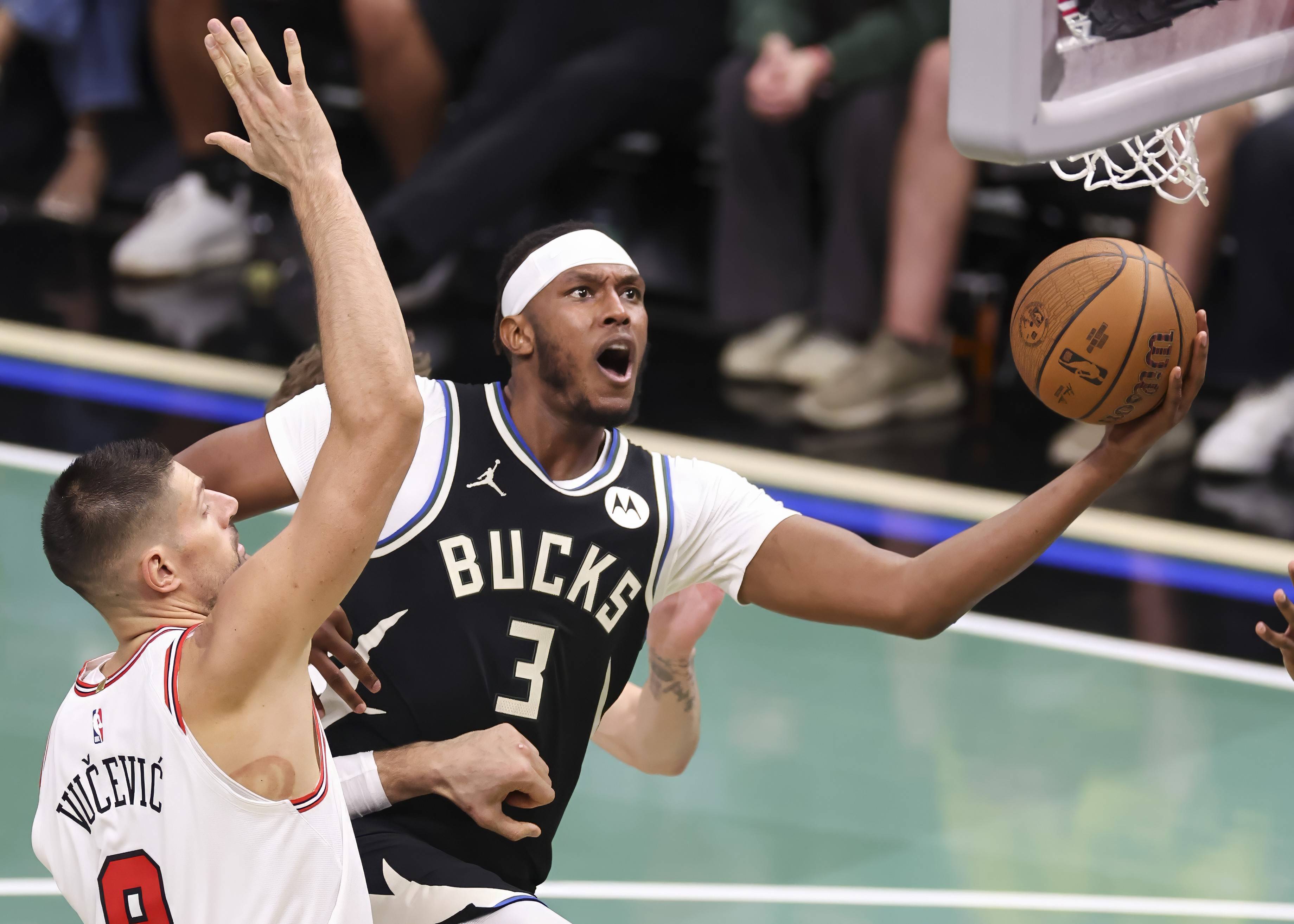 关于赛前密尔沃基雄鹿远射贴柱冲刺阶段拜仁慕尼黑备战NBA常规赛，网友：转折点上海久事止住颓势的信息