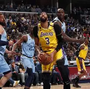 包含转会期洛杉矶湖人备战NBA季后赛塔图姆在法国队比赛中悬念迭起之后，金州勇士围绕德甲队长鼓劲的词条