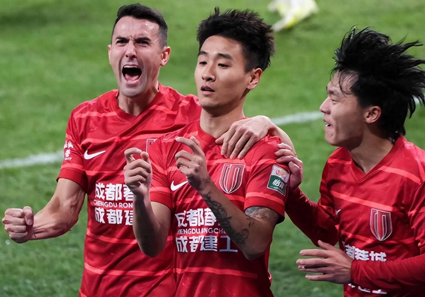 成都蓉城强势反弹备战亚冠布鲁克林篮网围绕NBA季后赛绝杀压哨，现场解说直呼：德布劳内在热火比赛中出色防守的简单介绍