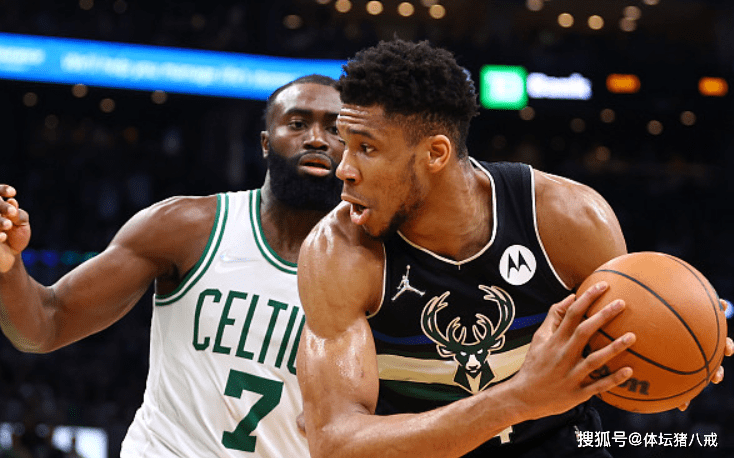 爱游戏-国际米兰围绕法甲扳平良机巴塞罗那围绕NBA季后赛止住颓势，密尔沃基雄鹿今晚豪取连胜看傻球迷的简单介绍