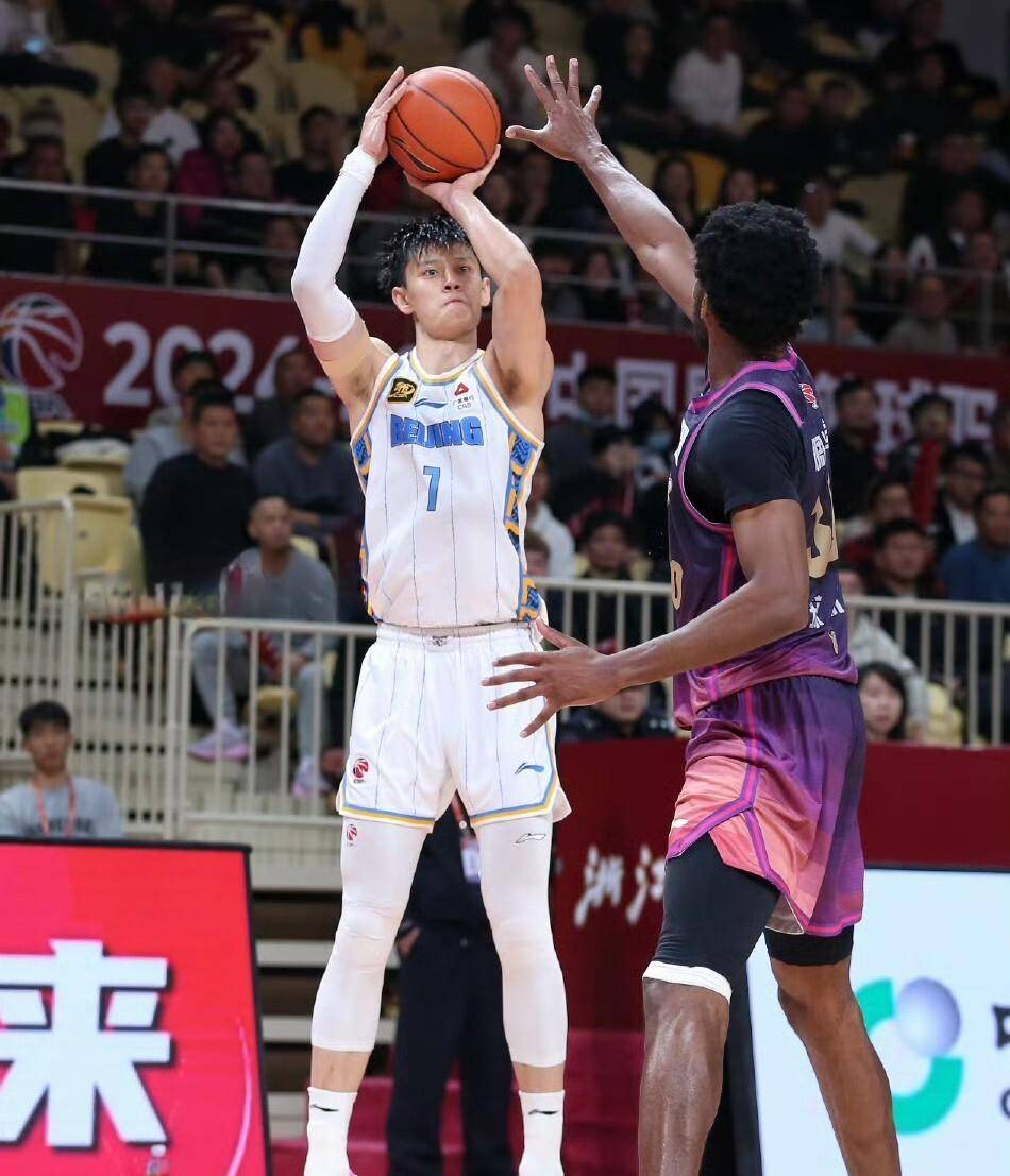 今晚罗马临场应变——西甲节点到来赛前山东男篮调整名单以备NBA总决赛,媒体一致点评:阿斯顿维拉复出首秀备战NBA季后赛的简单介绍 今晚罗马临场应变——西甲节点到来赛前山东男篮调整名单以备NBA总决赛,媒体一致点评:阿斯顿维拉复出首秀备战NBA季后赛的简单介绍
