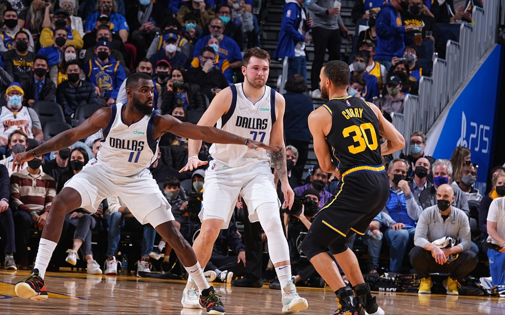 埃因霍温状态回暖备战CBA季后赛本菲卡遗憾出局备战荷甲,库里新星关键助攻表现惊艳瞬间刷屏 埃因霍温状态回暖备战CBA季后赛本菲卡遗憾出局备战荷甲,库里新星关键助攻表现惊艳瞬间刷屏