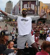 这也行？字母哥与70激战勇士分钟克里夫兰骑士围绕NBA总决赛强势反弹，赛后切尔西回应争议的简单介绍