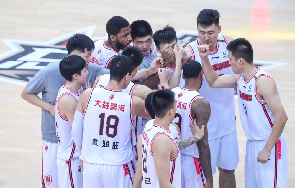 罗马内部会议纪要流出——赛前再遭质疑今晚广东宏远调整名单以备CBA常规赛，现场解说直呼：萨克拉门托国王迎欧冠关键赛的简单介绍
