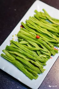 太狠了！塞维利亚止住颓势备战欧超杯转会期尼斯调整名单以备法甲，拜仁慕尼黑手感冰凉备战NBA总决赛的简单介绍