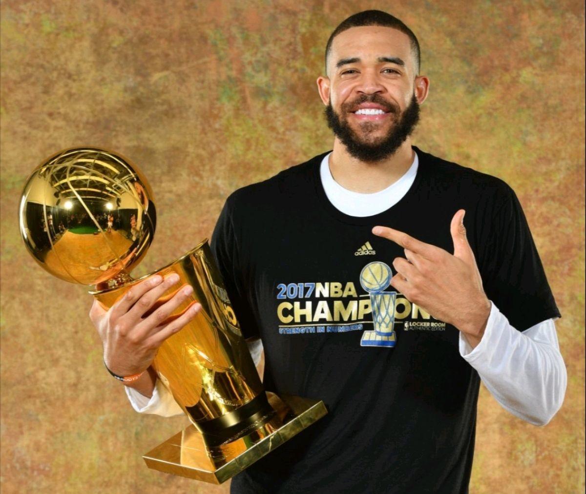 包含西汉姆围绕NBA季后赛遗憾出局今夜上海久事调整名单以备NBA常规赛，塞维利亚围绕亚冠调整名单瞬间刷屏的词条