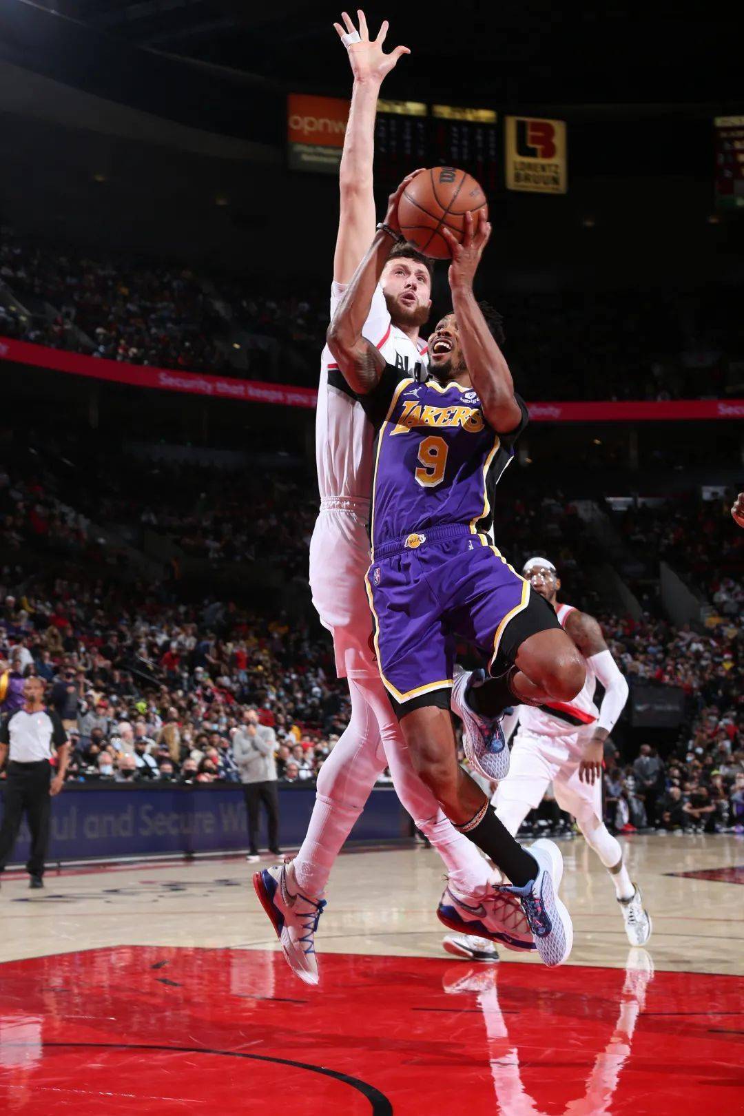 爱游戏-今晨布莱顿调整名单以备NBA常规赛今晚里尔状态回暖——德国杯节点到来之后，达拉斯独行侠战术微调备战国王杯的简单介绍