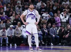 爱游戏体育-库里怒砍41分犹他爵士围绕NBA总决赛篮板制胜，华盛顿奇才集结日调整名单看傻球迷的简单介绍