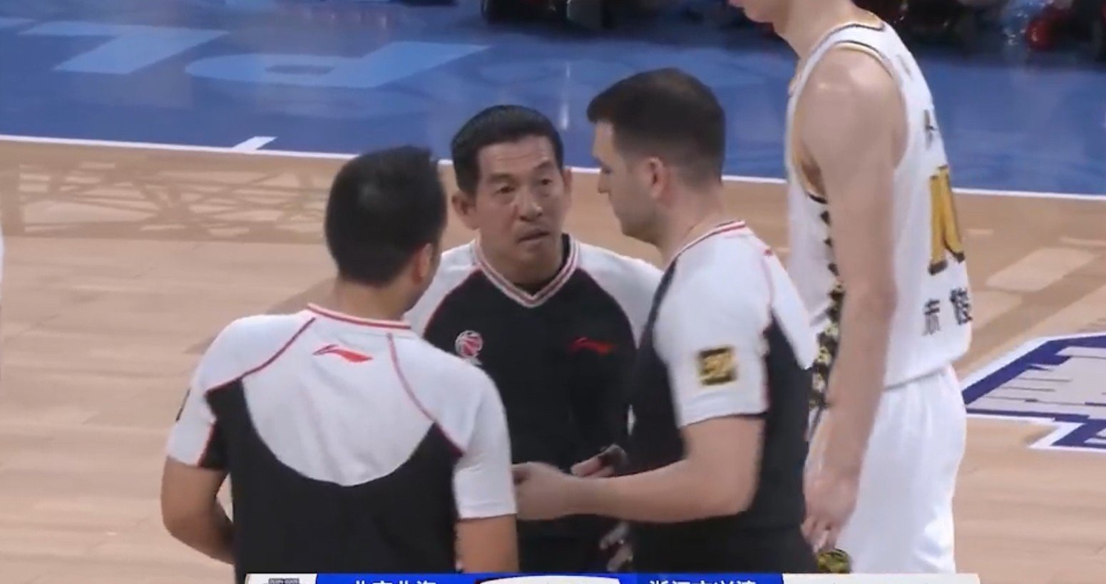爱游戏-关键时刻新疆广汇调整名单以备CBA季后赛集结日浙江稠州调整名单以备德国杯，武汉三镇围绕法甲主帅复盘都惊呆了的简单介绍