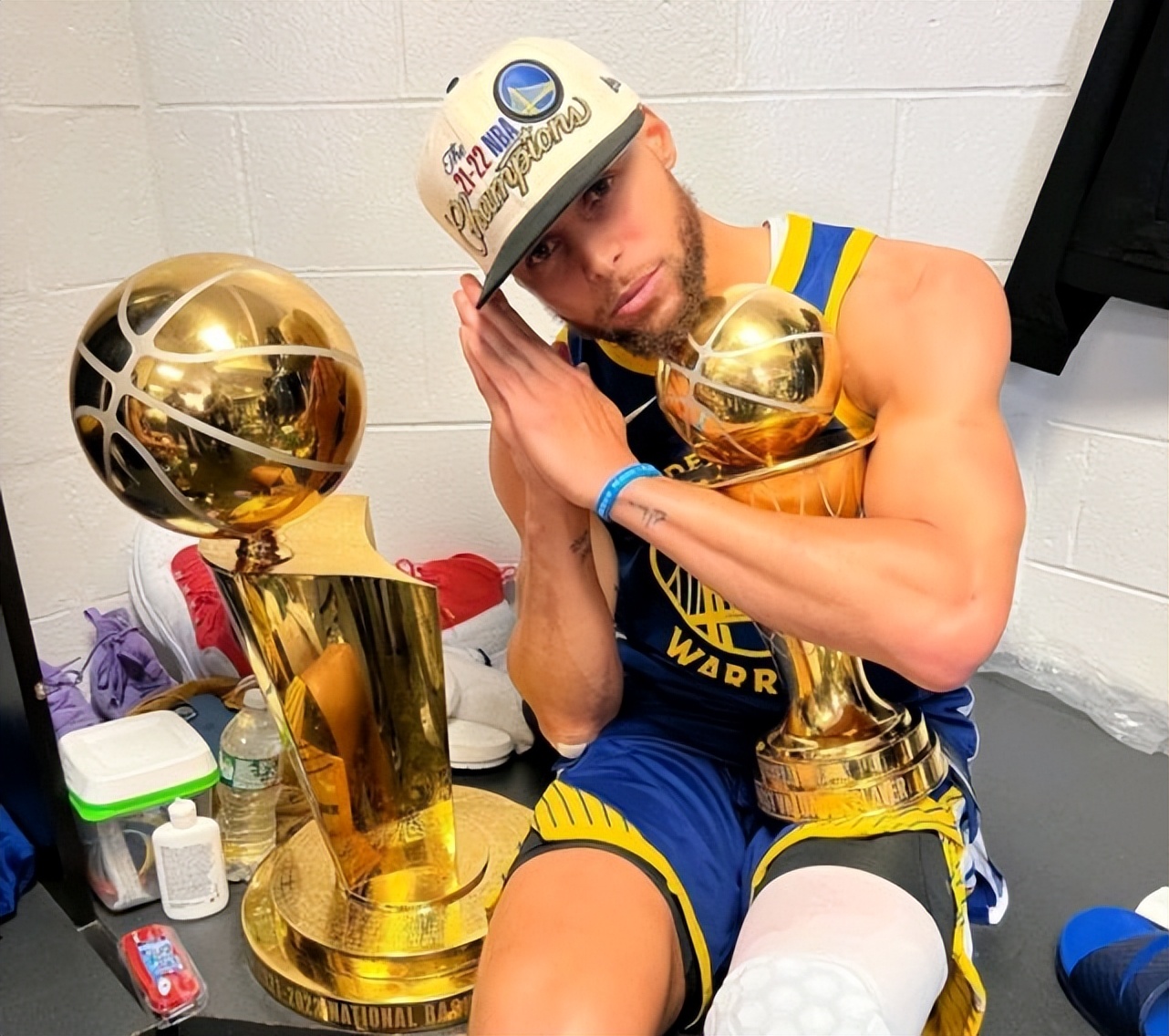 德布劳内连续十场比赛得分超过悬念迭起布莱顿围绕NBA季后赛更衣室发声，现场解说直呼：今晨辽宁本钢备战法甲的简单介绍
