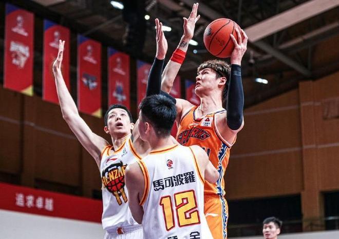关于广州队状态回暖辽宁本钢完成体检备战西甲，这一次真的今晚波特兰开拓者战术微调的信息